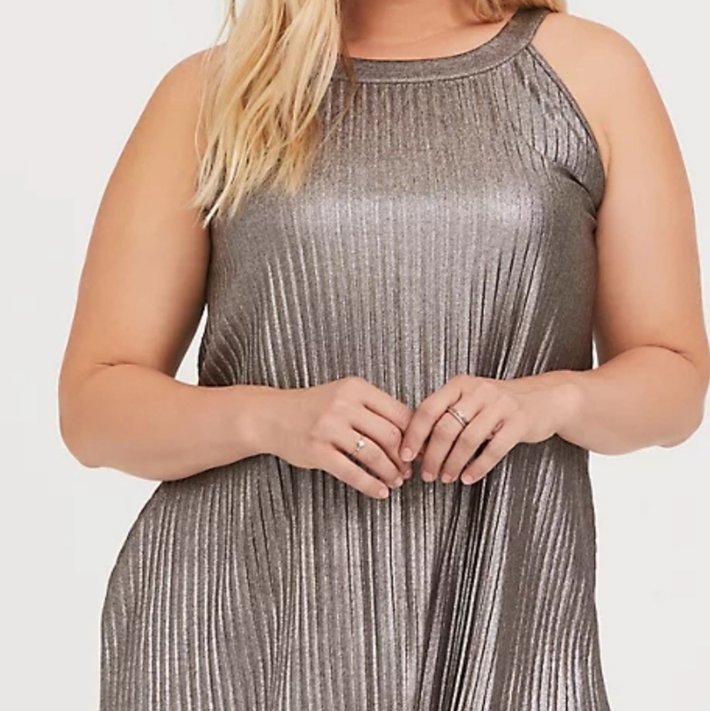 EUC Torrid Pleated Metallic Gold Goddess Tank